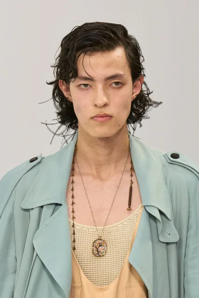 Look 69